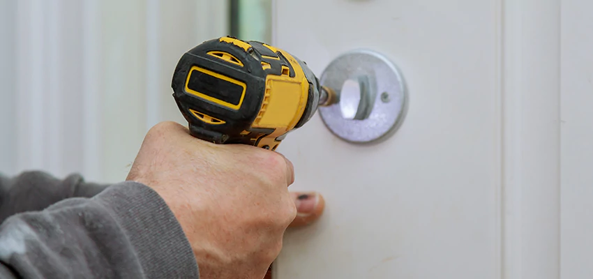 Street Locksmith For Smart Lock Repair in Agoura Hills, CA